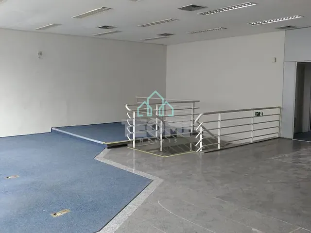 Ponto com 400m², à venda ou para alugar, no bairro Vila Jaboticabeira em Taubaté