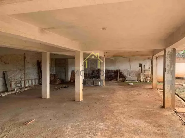 Ponto com 605m², à venda, no bairro Japy em Guaxupé