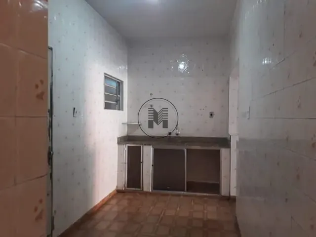 Ponto com 120m², para alugar, no bairro São Benedito em Guaratinguetá