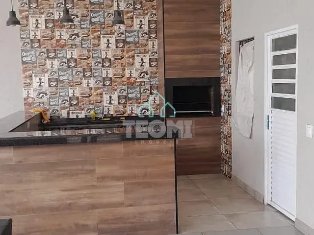 Casa com 300m², à venda, no bairro Esplanada Santa Helena em Taubaté
