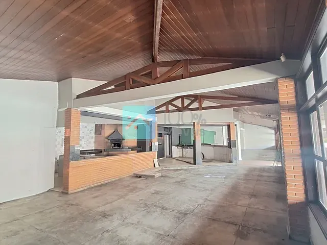 Ponto com 1120m², à venda ou para alugar, no bairro Centro em Jacareí