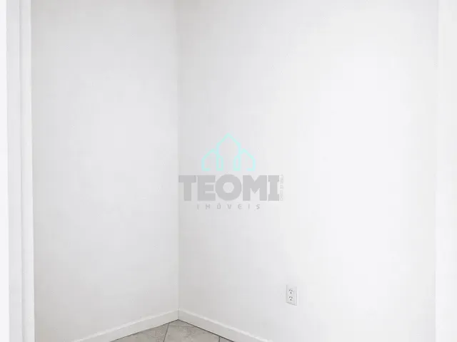 Ponto com 185m², para alugar, no bairro Independência em Taubaté