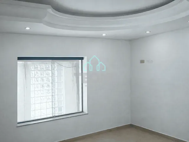 Ponto com 185m², para alugar, no bairro Independência em Taubaté