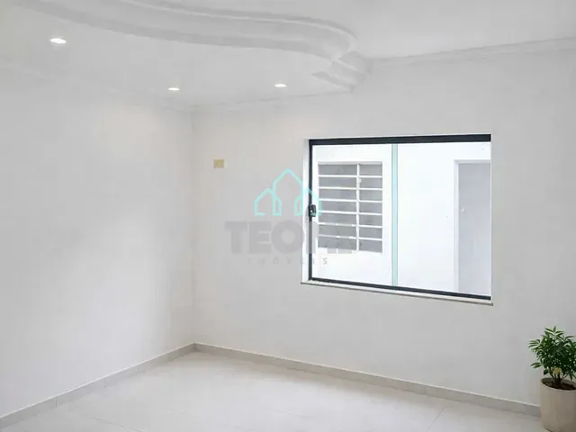 Ponto com 185m², para alugar, no bairro Independência em Taubaté
