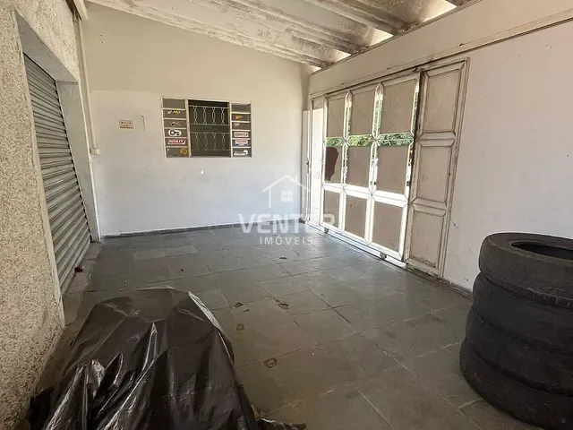 Ponto com 250m², à venda ou para alugar, no bairro Jardim Marieta em Taubaté