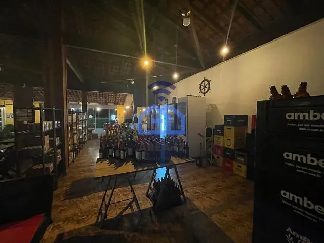 Ponto com 382m², à venda, no bairro Balneário Copacabana em Caraguatatuba