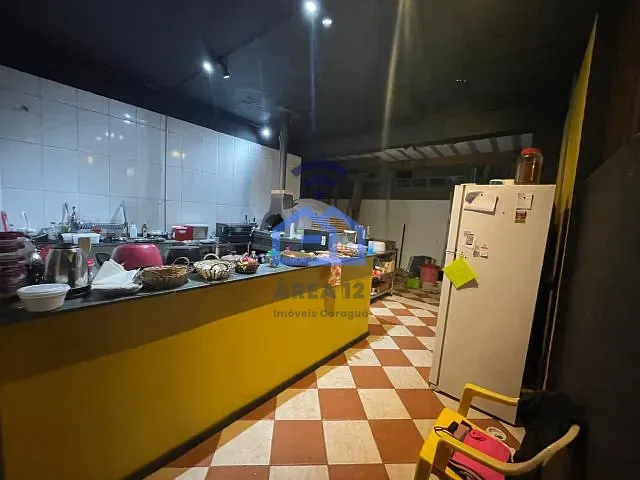 Ponto com 382m², à venda, no bairro Balneário Copacabana em Caraguatatuba