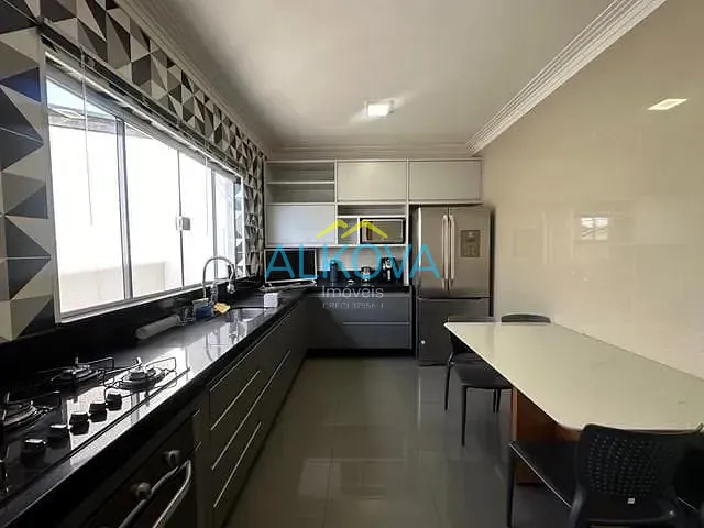 Ponto com 250m², à venda, no bairro Jardim Santa Júlia em São José dos Campos