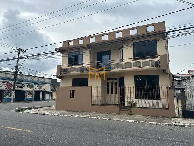 Ponto com 320m², para alugar, no bairro Cidade Velha em Belém