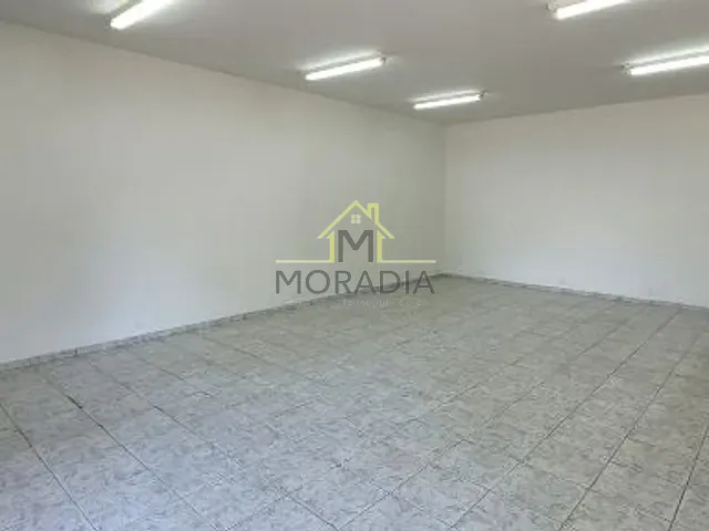 Ponto com 64m², para alugar, no bairro Parque das Orquídeas em Guaxupé