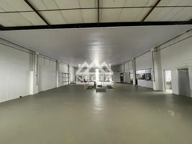 Ponto com 763m², para alugar, no bairro Loteamento Jardim Aruan em Caraguatatuba