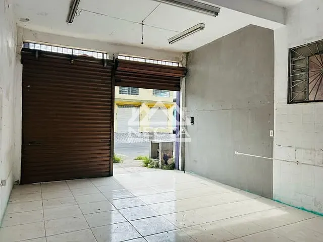 Ponto com 175m², à venda, no bairro Perequê-Mirim em Caraguatatuba