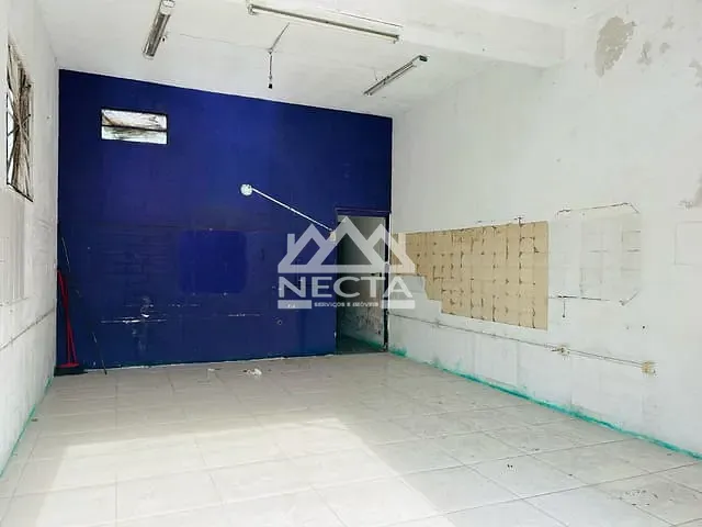 Ponto com 175m², à venda, no bairro Perequê-Mirim em Caraguatatuba
