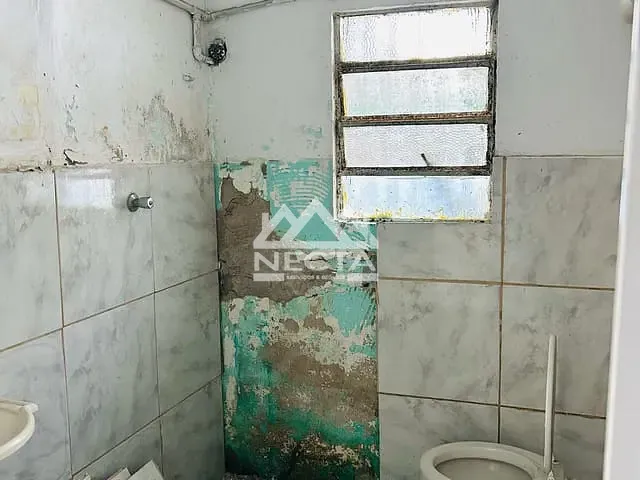 Ponto com 175m², à venda, no bairro Perequê-Mirim em Caraguatatuba