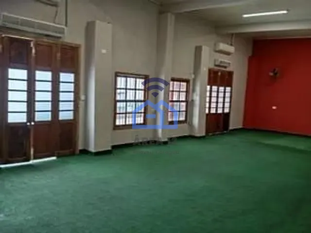 Ponto com 128m², para alugar, no bairro Sumaré em Caraguatatuba