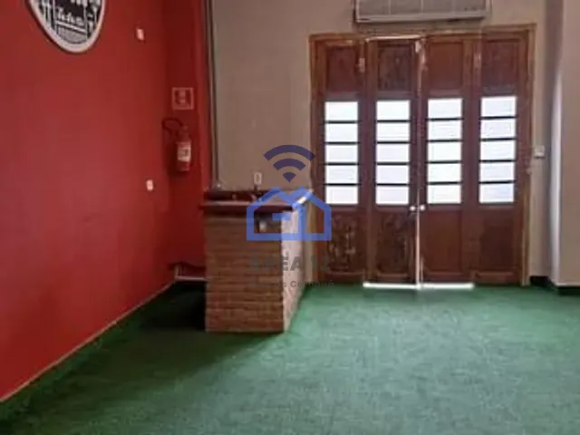 Ponto com 128m², para alugar, no bairro Sumaré em Caraguatatuba