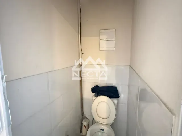 Ponto com 35m², para alugar, no bairro Jaraguá em São Sebastião