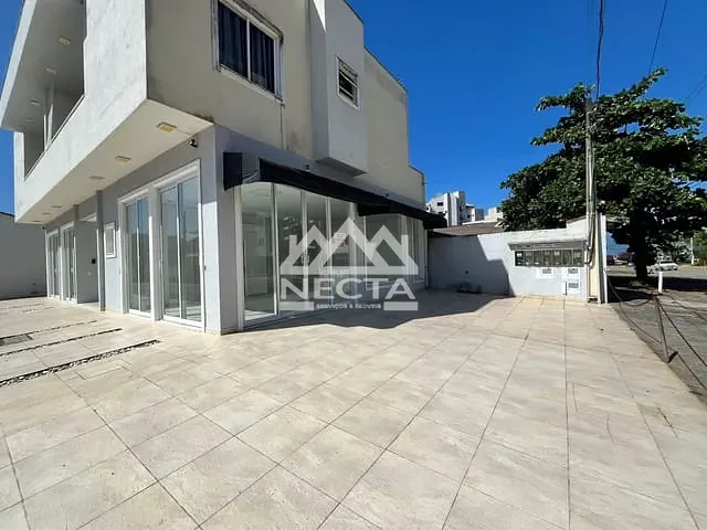 Ponto com 142m², para alugar, no bairro Martim de Sá em Caraguatatuba