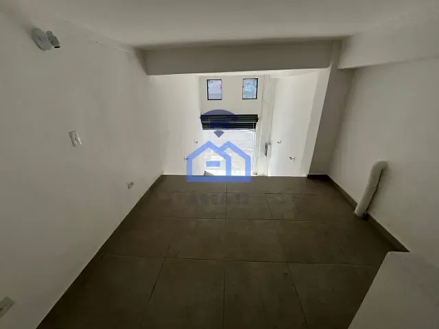 Ponto com 55m², à venda, no bairro Centro em Caraguatatuba