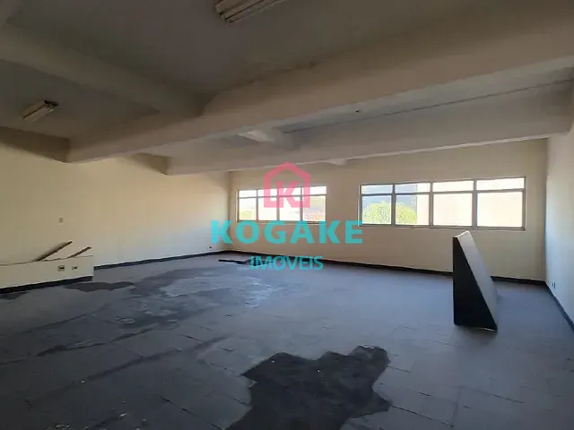 Ponto com 200m², à venda, no bairro Jardim Santa Maria em Jacareí