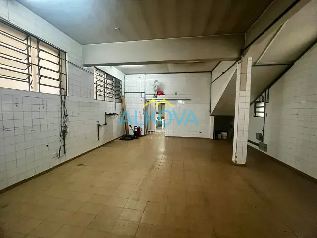 Ponto com 250m², à venda ou para alugar, no bairro Vila Rossi em São José dos Campos