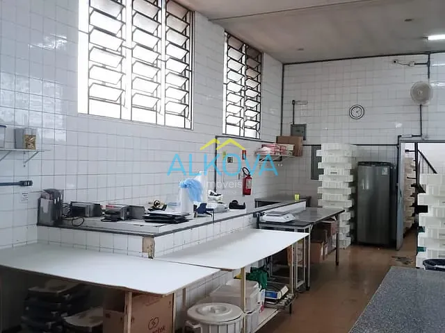 Ponto com 250m², à venda ou para alugar, no bairro Vila Rossi em São José dos Campos
