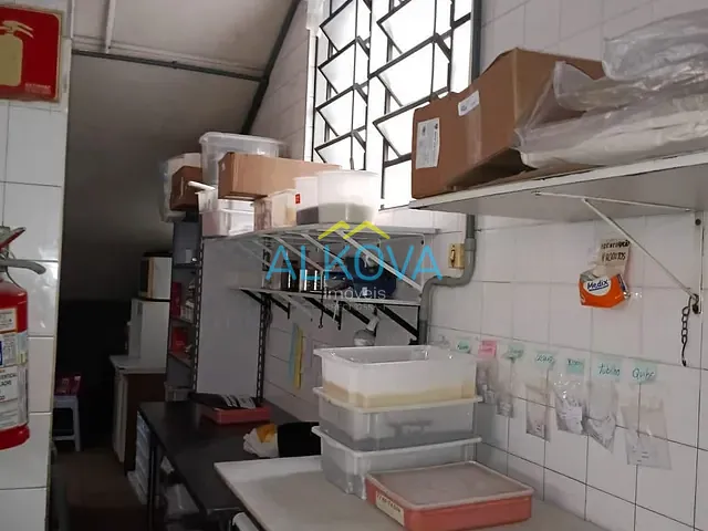 Ponto com 250m², à venda ou para alugar, no bairro Vila Rossi em São José dos Campos