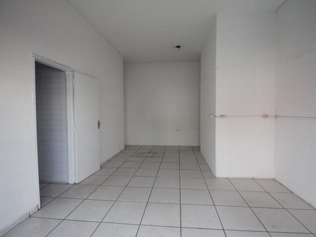Ponto com 25m², para alugar, no bairro Vila Fleming em São João da Boa Vista