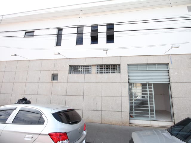 Ponto com 25m², para alugar, no bairro Vila Fleming em São João da Boa Vista