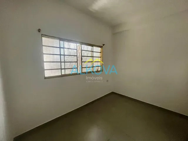 Ponto com 250m², para alugar, no bairro Jardim Altos de Santana I em Jacareí