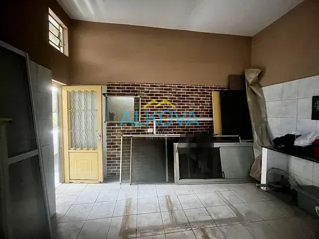 Ponto com 250m², para alugar, no bairro Jardim Altos de Santana I em Jacareí