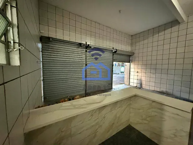 Ponto com 35m², para alugar, no bairro Prainha em Caraguatatuba