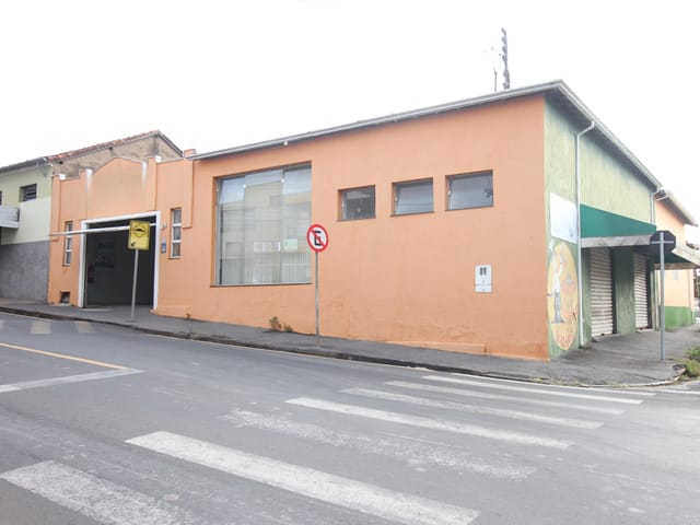 Ponto com 700m², para alugar, no bairro Pratinha em São João da Boa Vista