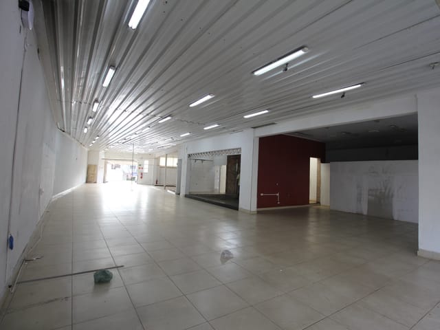Ponto com 700m², para alugar, no bairro Pratinha em São João da Boa Vista