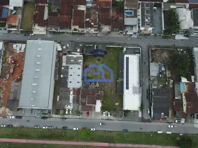Ponto com 2160m², para alugar, no bairro Cidade Jardim em Caraguatatuba