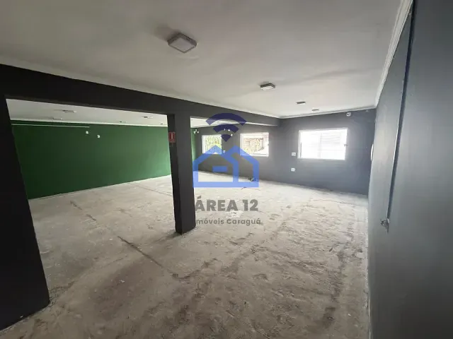 Ponto com 580m², para alugar, no bairro Sumaré em Caraguatatuba