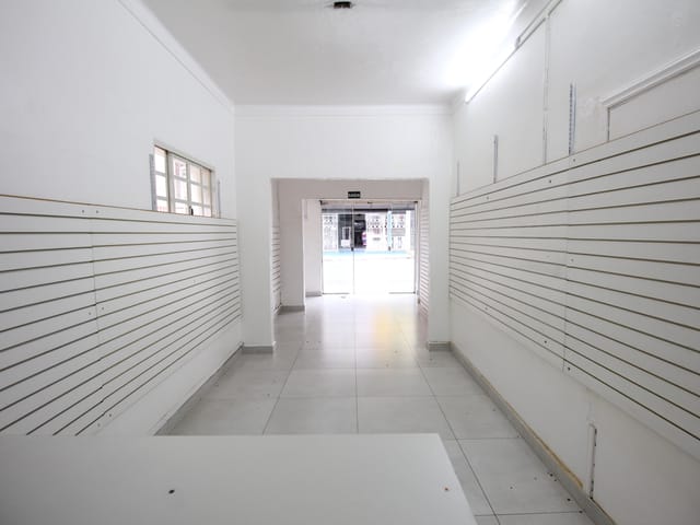 Ponto com 75m², para alugar, no bairro Centro em São João da Boa Vista