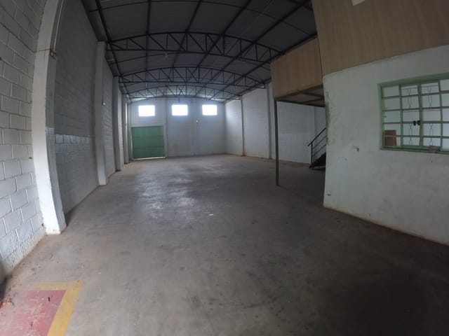 Ponto com 250m², para alugar, no bairro Pratinha em São João da Boa Vista