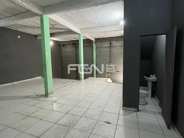 Ponto com 200m², à venda ou para alugar, no bairro Jardim Limoeiro em Camaçari