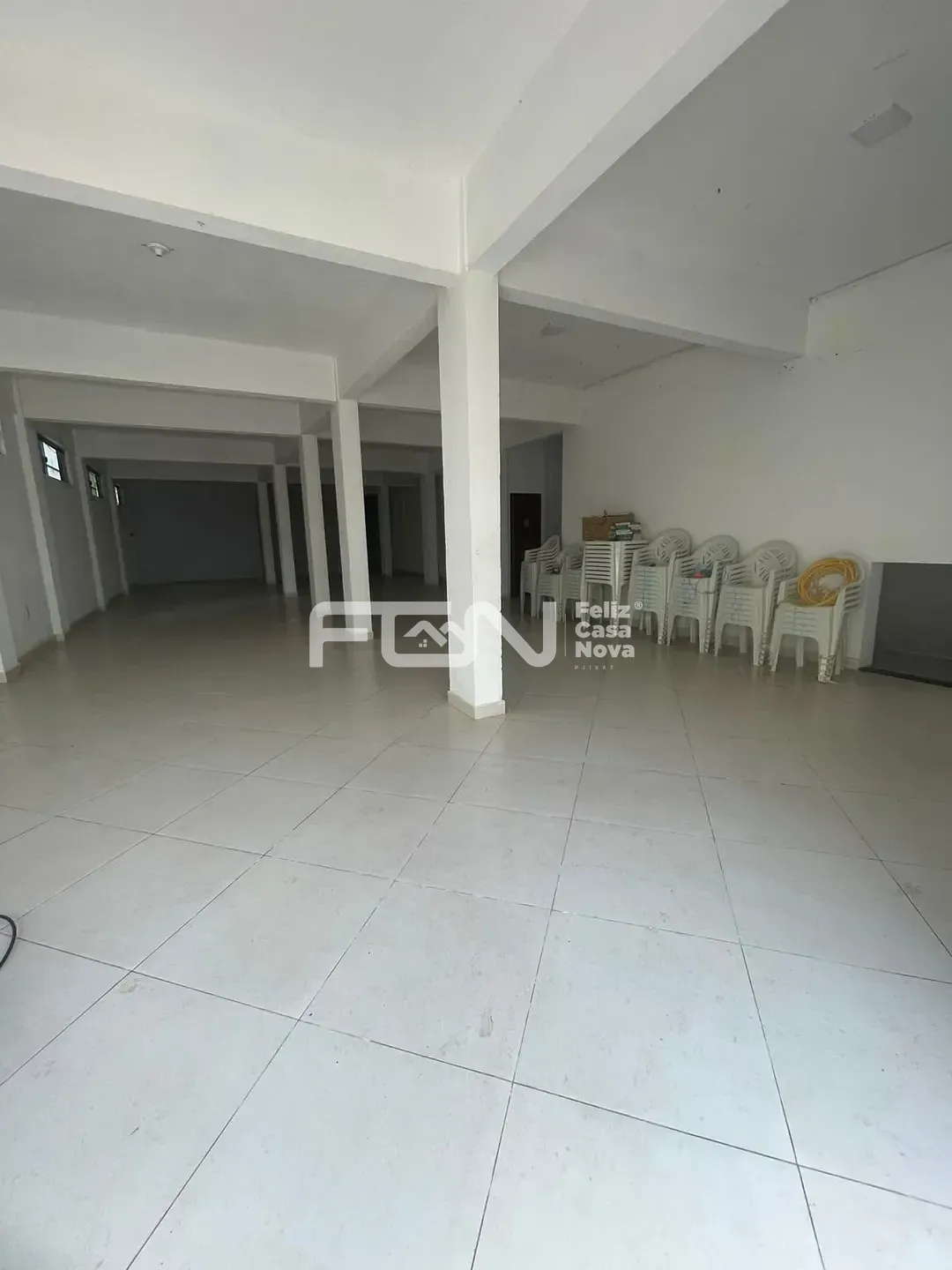 Loja-Salão, 300 m² - Foto 1