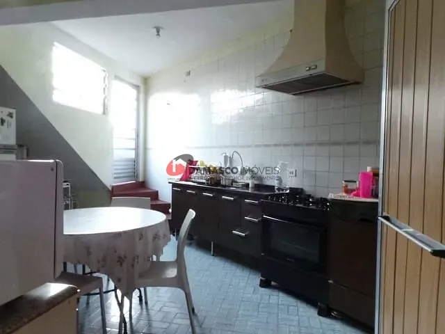 Ponto com 1755m² 3 quartos e 3 banheiros, à venda, no bairro Campestre em Santo André