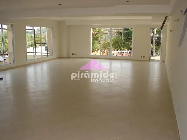 Ponto com 300m², à venda, no bairro Jardim Satélite em São José dos Campos