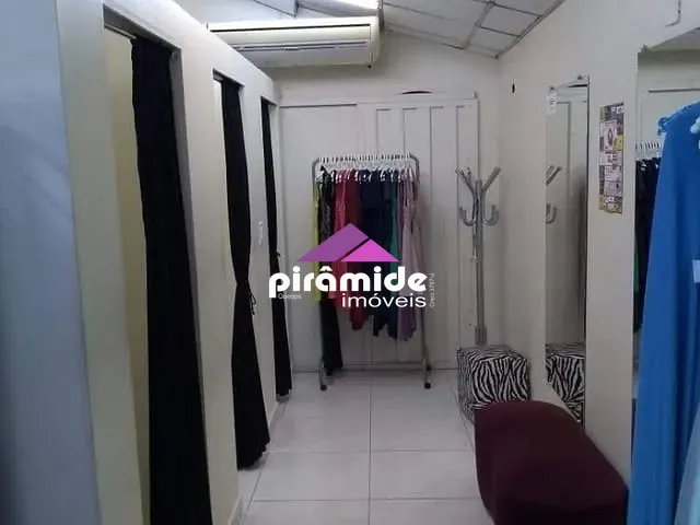 Ponto com 250m², à venda, no bairro Bosque dos Eucaliptos em São José dos Campos
