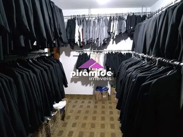 Ponto com 250m², à venda, no bairro Bosque dos Eucaliptos em São José dos Campos
