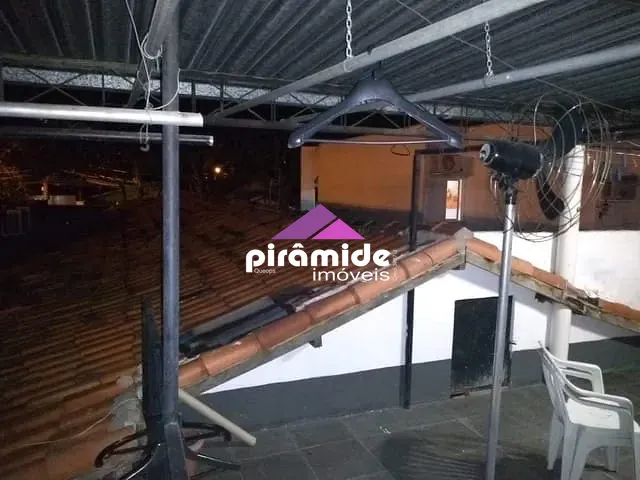 Ponto com 250m², à venda, no bairro Bosque dos Eucaliptos em São José dos Campos