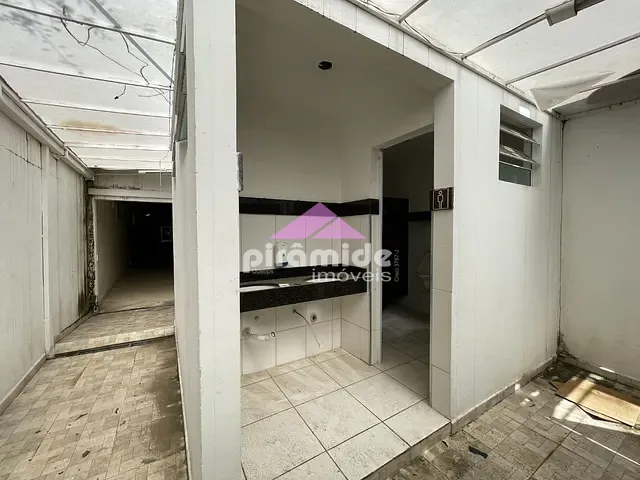 Ponto com 579m², à venda ou para alugar, no bairro Jardim São Dimas em São José dos Campos