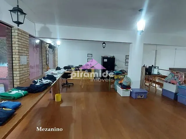 Ponto com 250m², para alugar, no bairro Bosque dos Eucaliptos em São José dos Campos