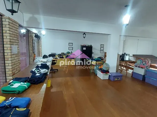 Ponto com 250m², para alugar, no bairro Bosque dos Eucaliptos em São José dos Campos