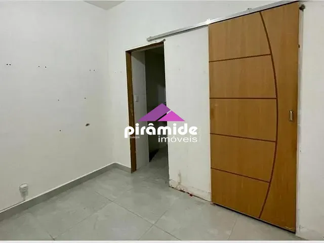 Ponto com 40m², à venda, no bairro Jardim Primavera em Caraguatatuba