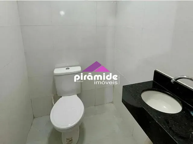 Ponto com 40m², à venda, no bairro Jardim Primavera em Caraguatatuba
